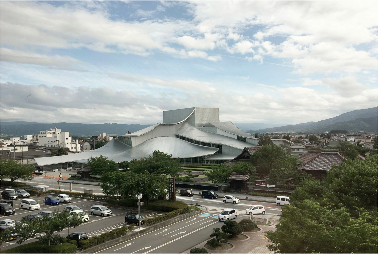 特別講義　妹島和世「環境と建築」<br/>2017年12月18日（月）18:40～19:40　東京藝術大学 上野キャンパス 音楽学部 5-109教室